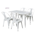 Weißer eleganter Tisch aus quadratischem Esstisch aus Metall